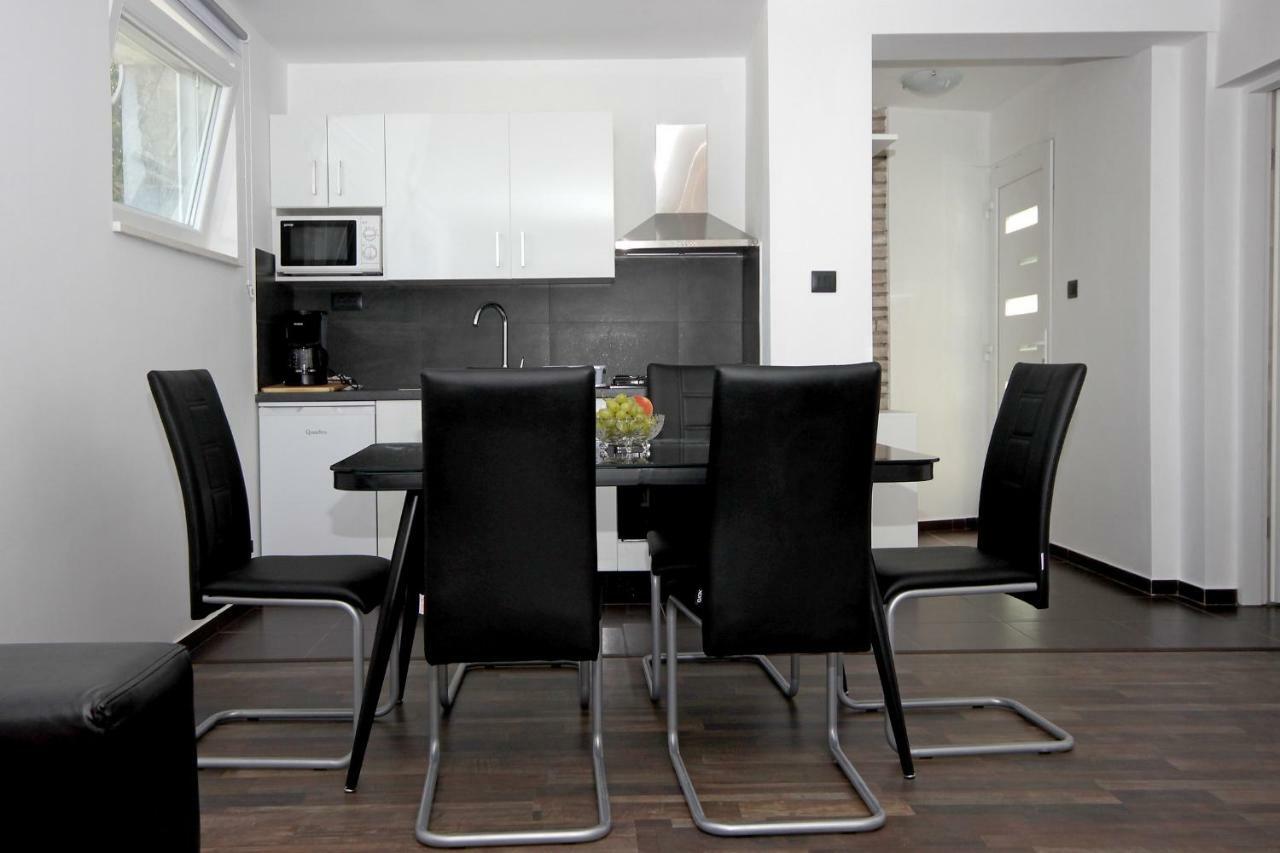Apartments Natasa Пула Екстериор снимка