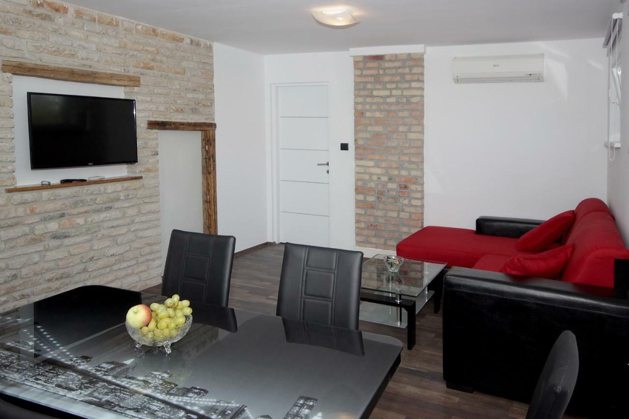 Apartments Natasa Пула Екстериор снимка