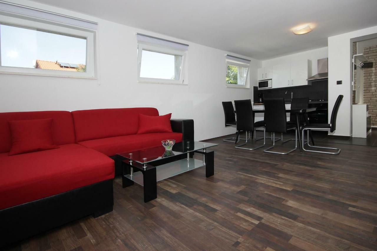 Apartments Natasa Пула Екстериор снимка