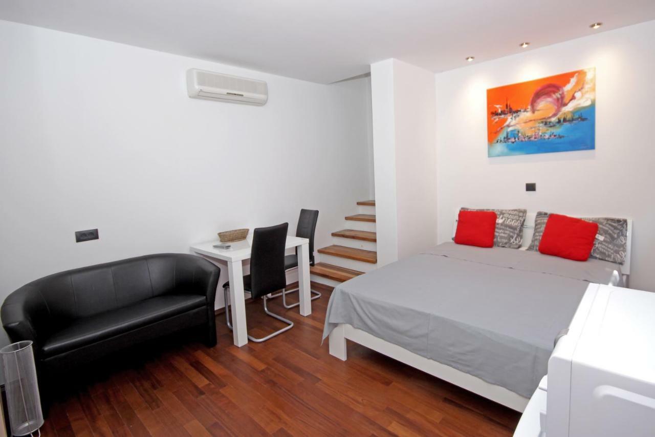 Apartments Natasa Пула Екстериор снимка